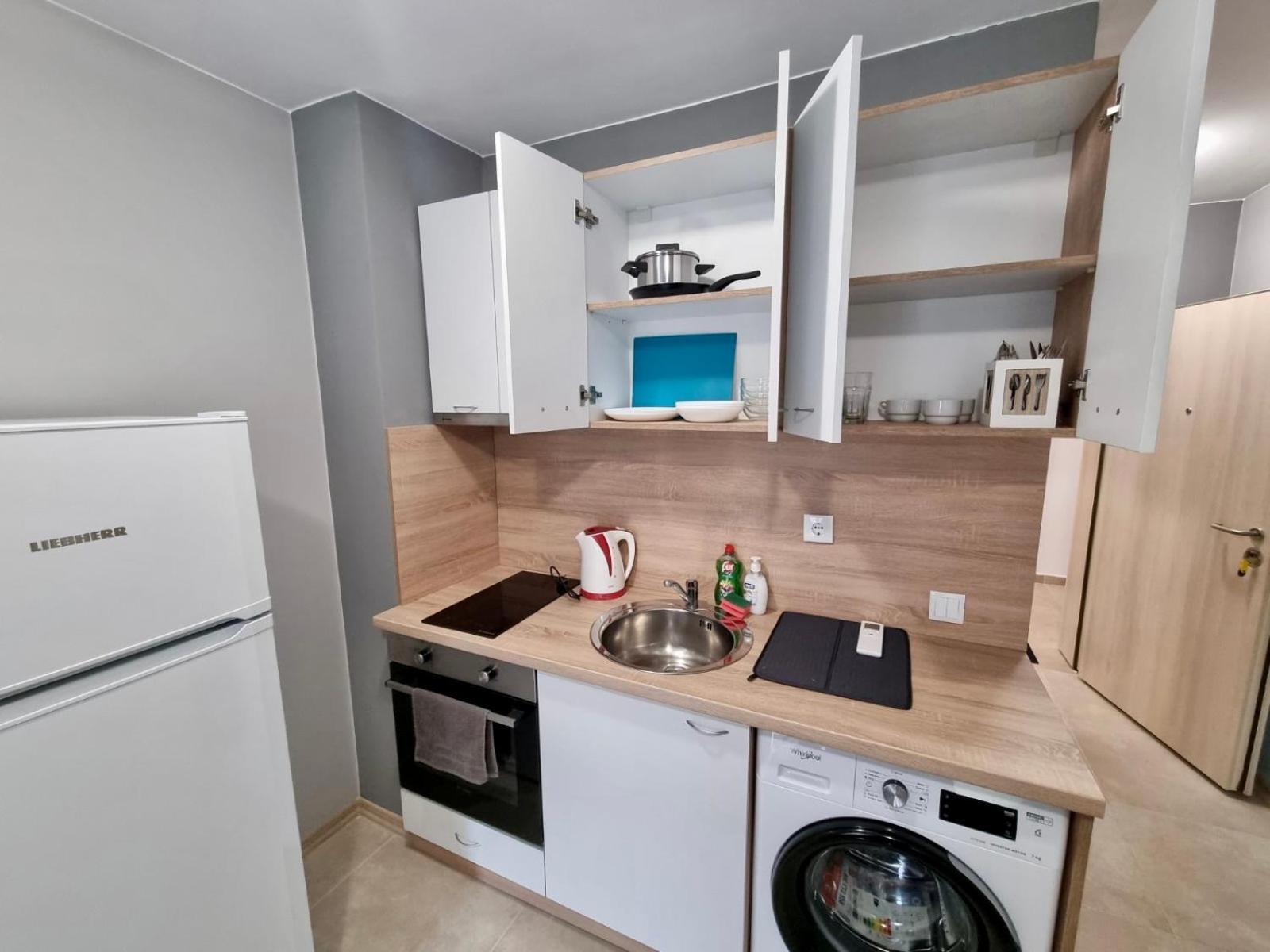 Best Family Apartments & Private Parking София Экстерьер фото